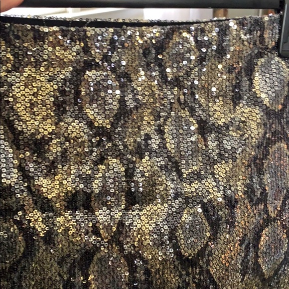 Express mixed metals sequin skirt SP - Picture 4 of 4